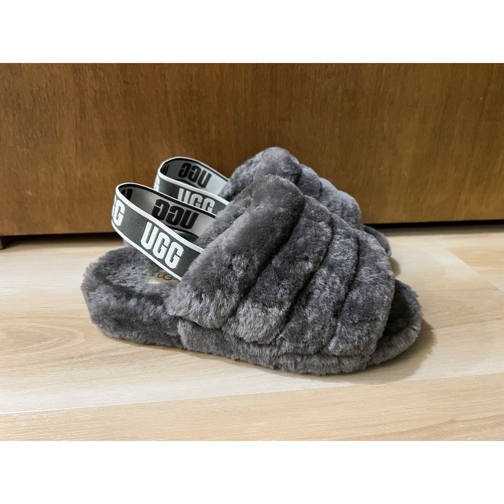 UGG Women's 8 Fluff Yeah Slides Slippers Sandals Gray Sheepskin Fur Slip-On Cozy